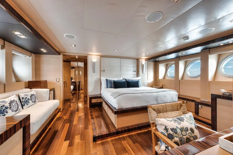 Burn Rate Yacht Photos Pics 