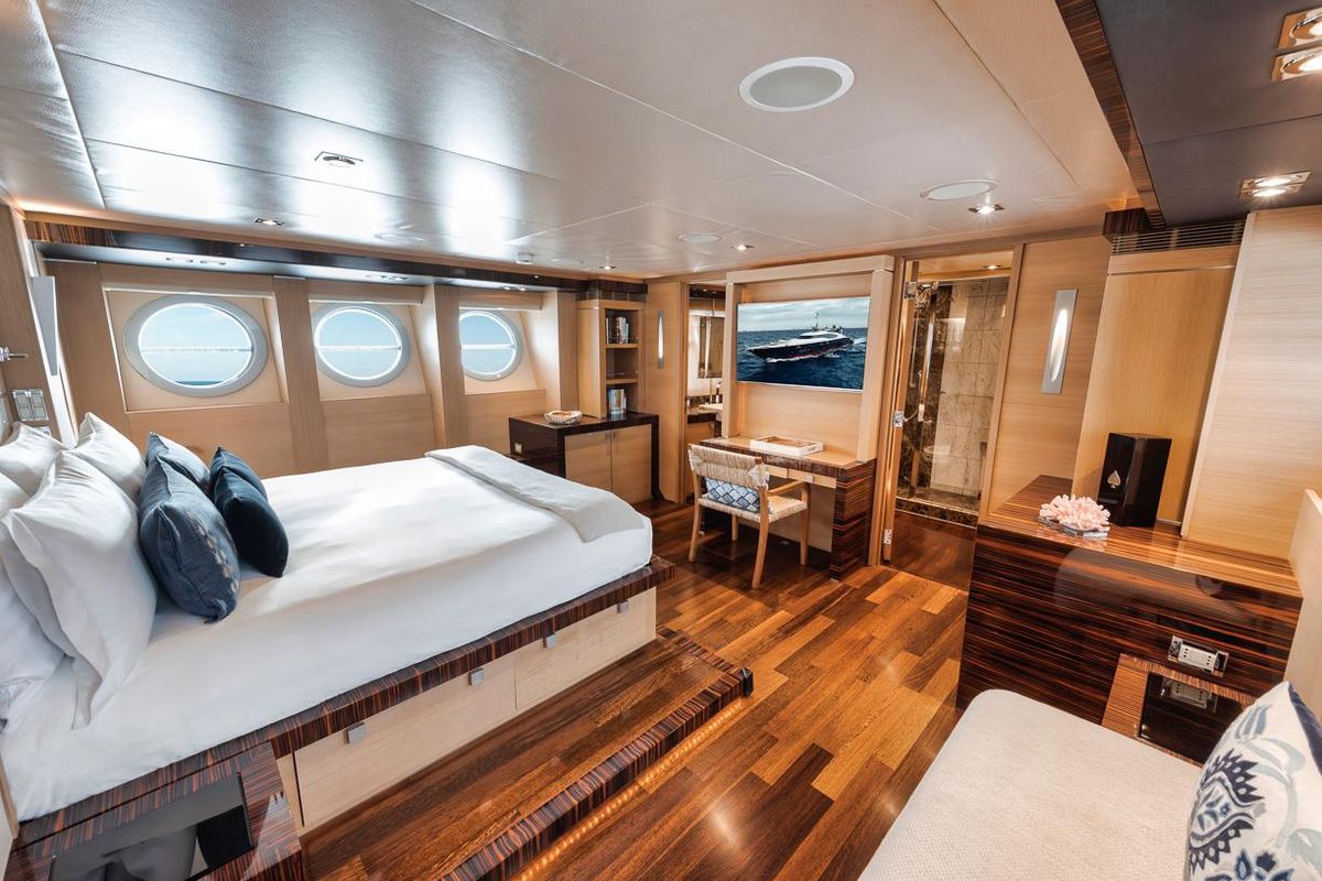 2006 Palmer Johnson 120 