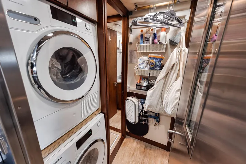 Burn Rate Yacht Photos Pics 