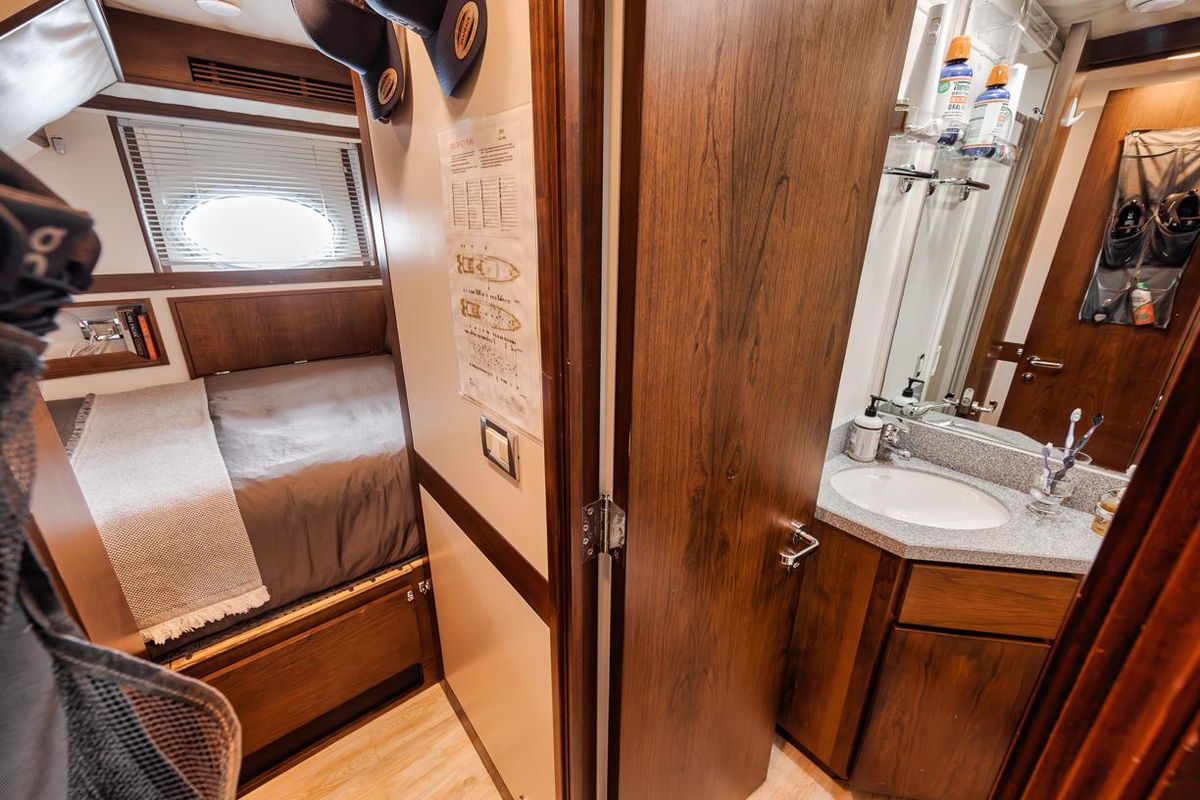 2006 Palmer Johnson 120 