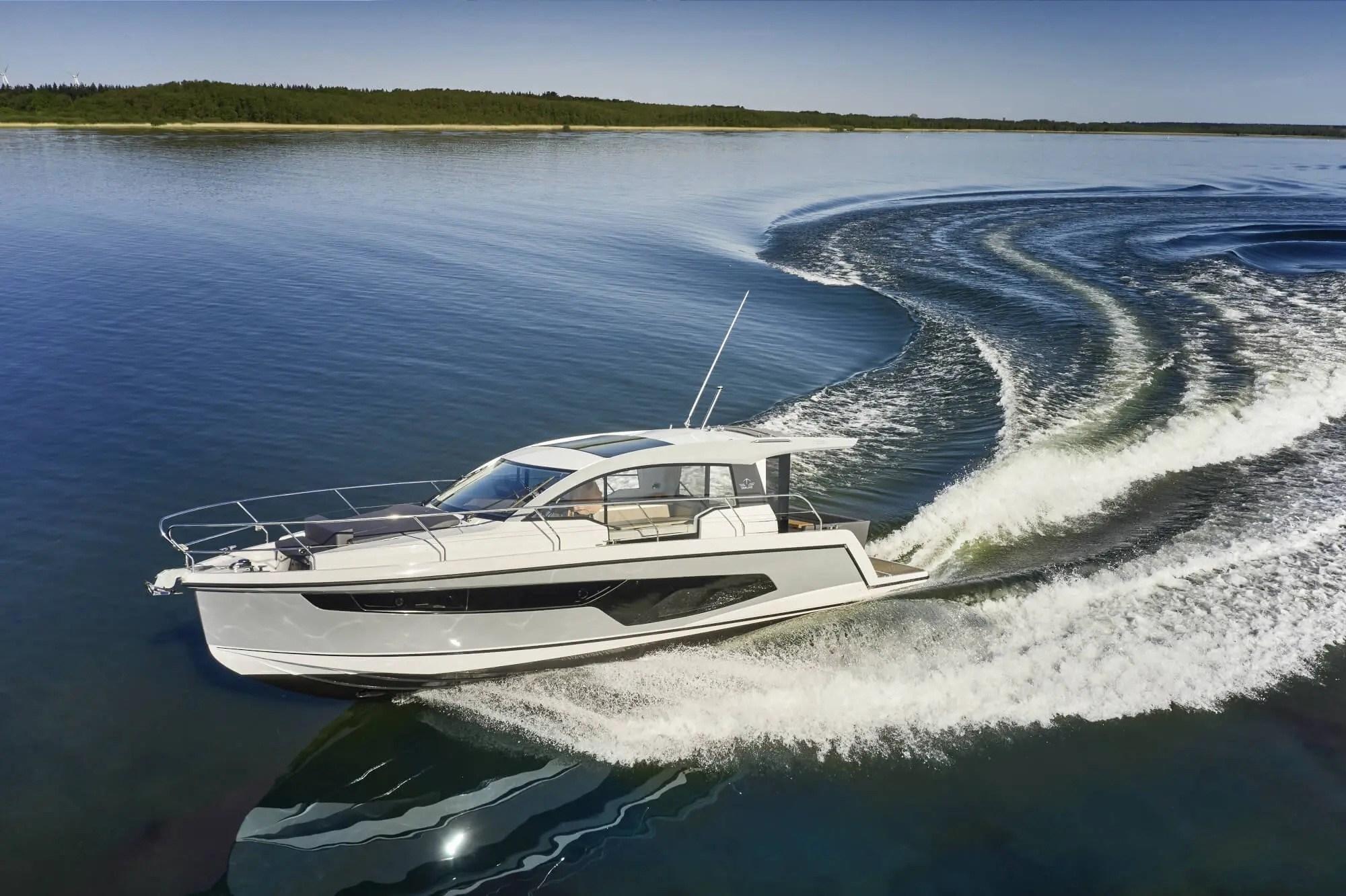 2026 Sealine C335