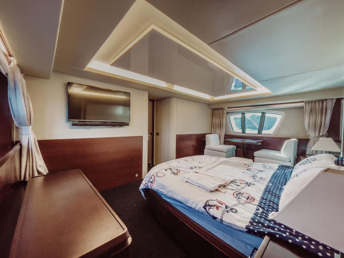 2009 Azimut 75 