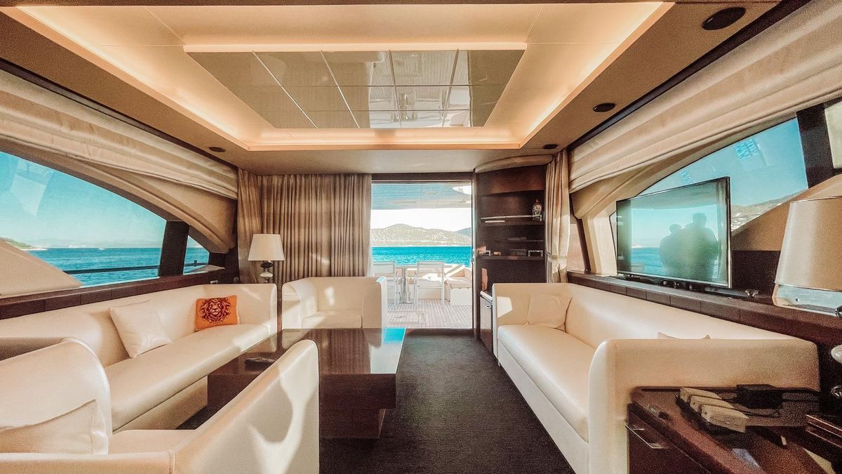 2009 Azimut 75 