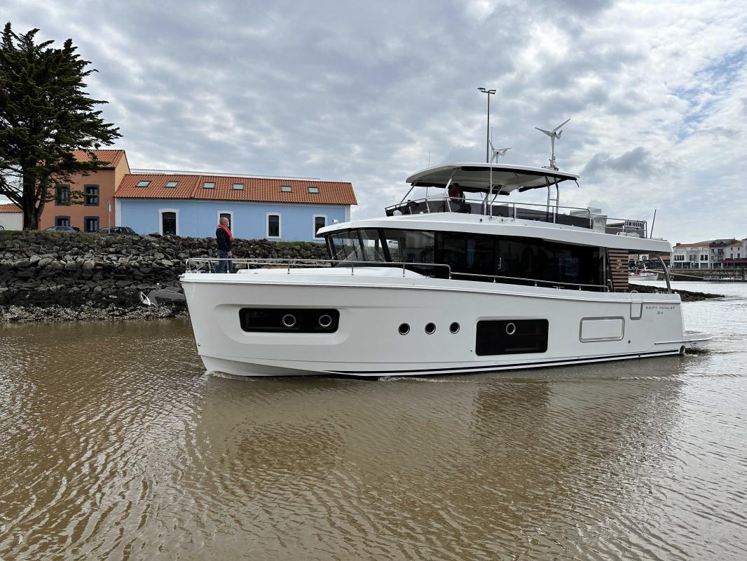 New Beneteau Swift Trawler 54 in 56 - Morbihan - iNautia