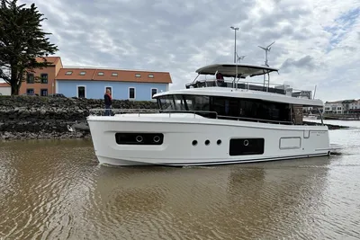 2025 Beneteau Swift Trawler 54