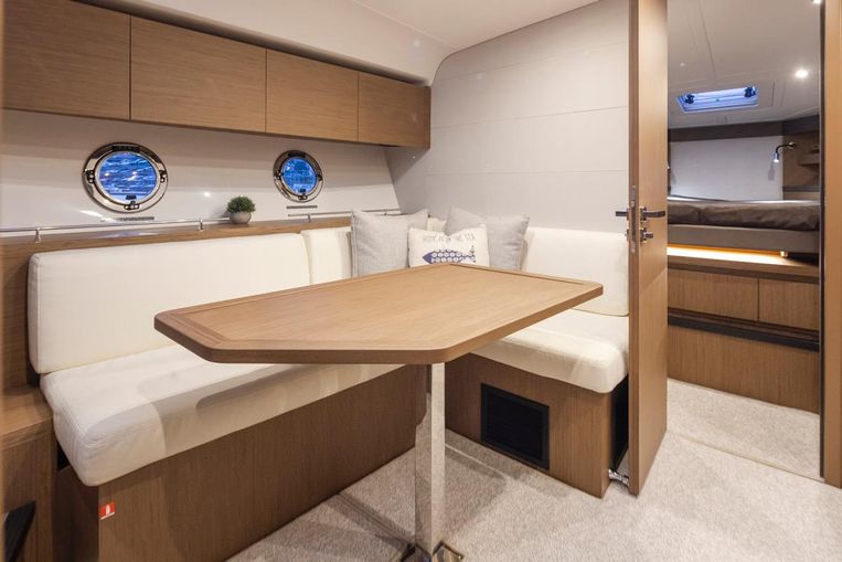 2020-40-beneteau-gran-turismo-40
