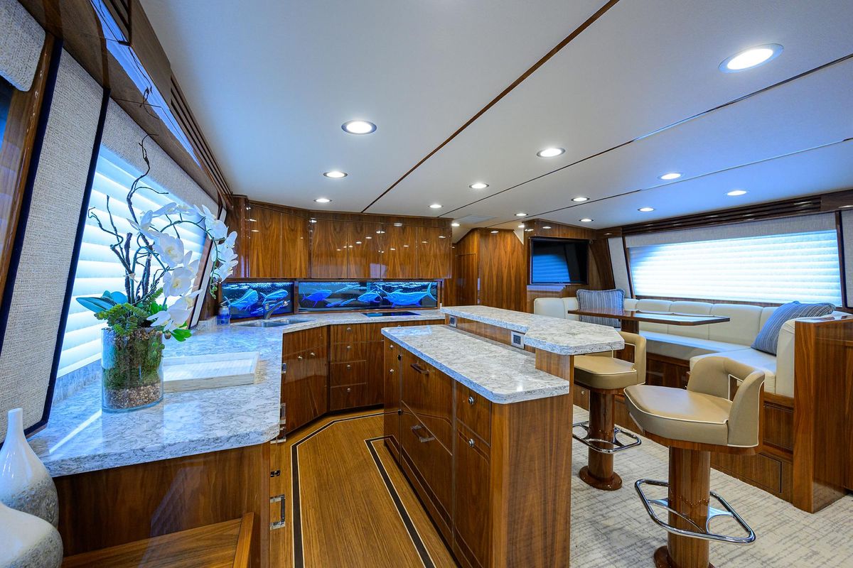 2021 Viking 72 