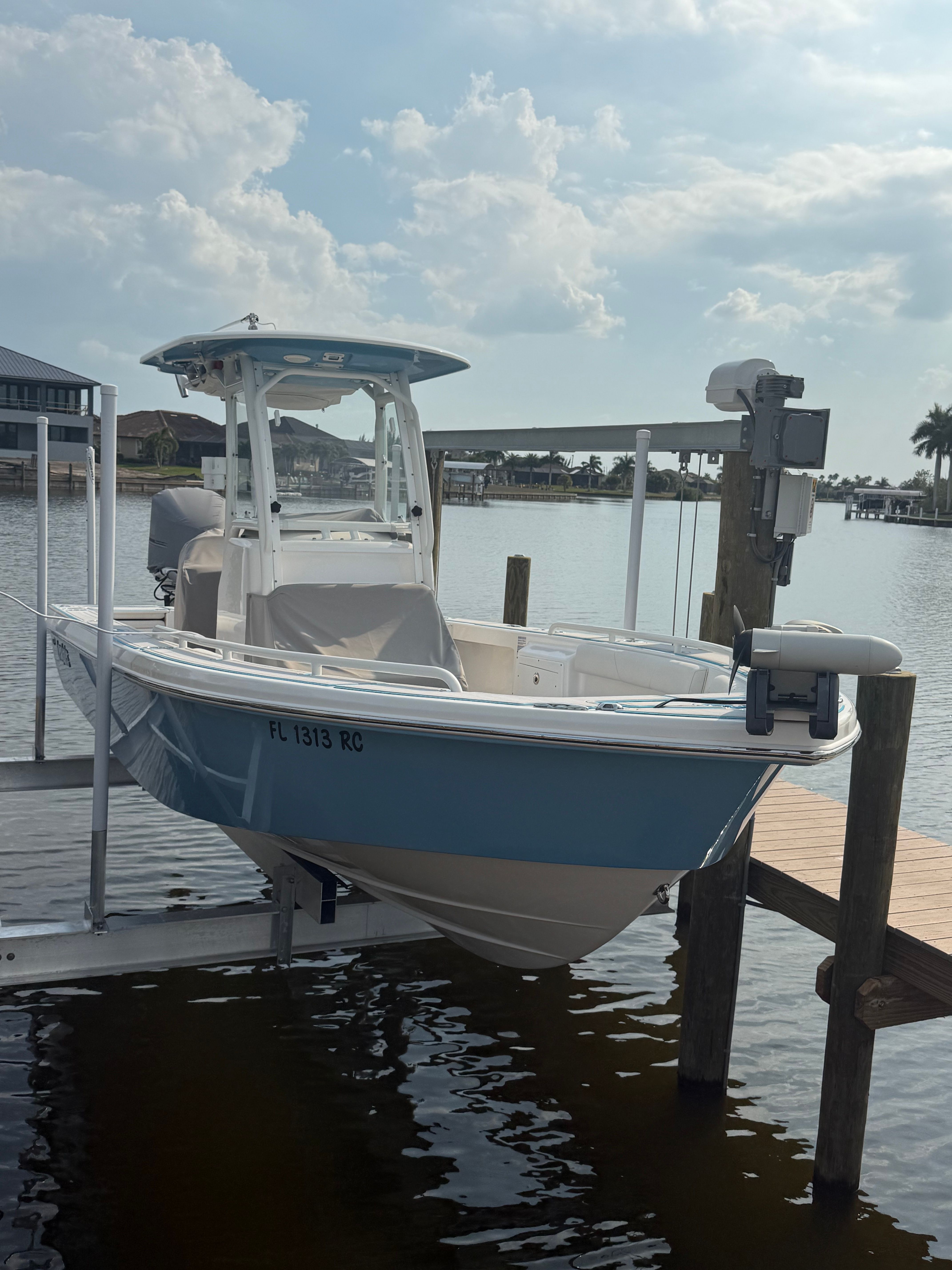 2016 Everglades 243 Center Console
