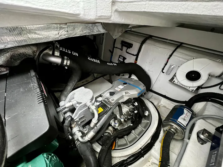  Yacht Photos Pics Engine room of 2021 Galeon 425 HTS with Volvo Penta engine.