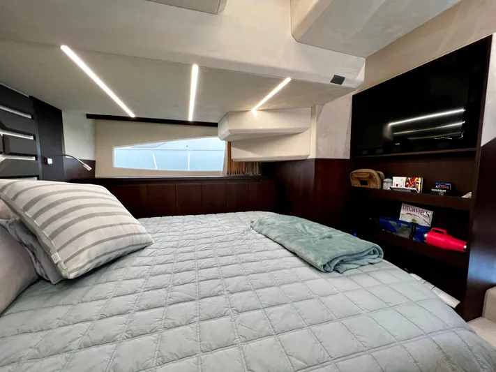  Yacht Photos Pics Luxurious bedroom in Galeon 425 HTS yacht, 2021 model.