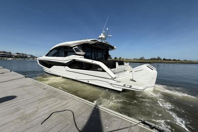 Yacht