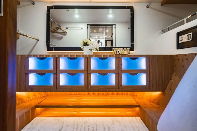 Far Niente Yacht Photos Pics 