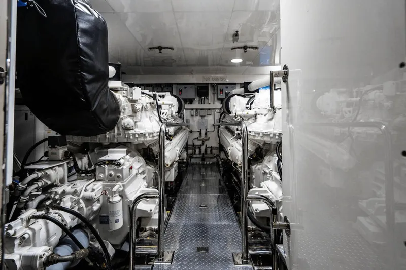 Far Niente Yacht Photos Pics 