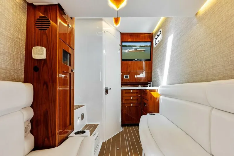 Eagle's Zone Yacht Photos Pics Cabin