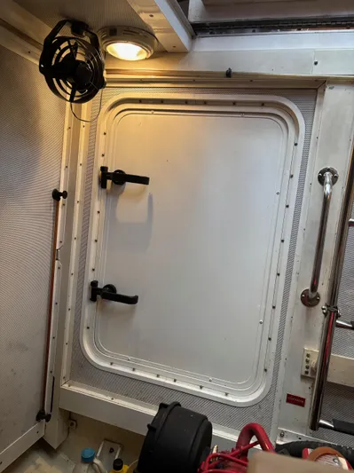 Diesel Duck Yacht Photos Pics 