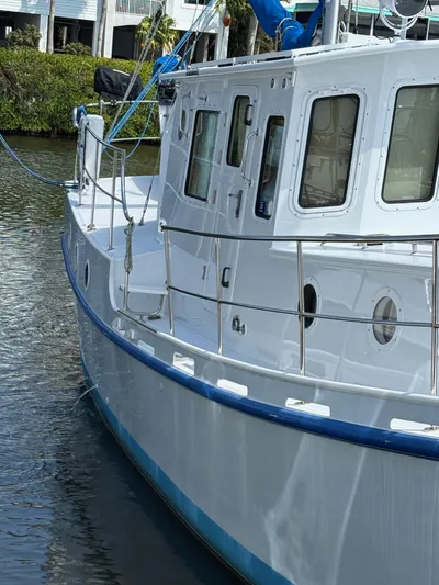 Diesel Duck Yacht Photos Pics 