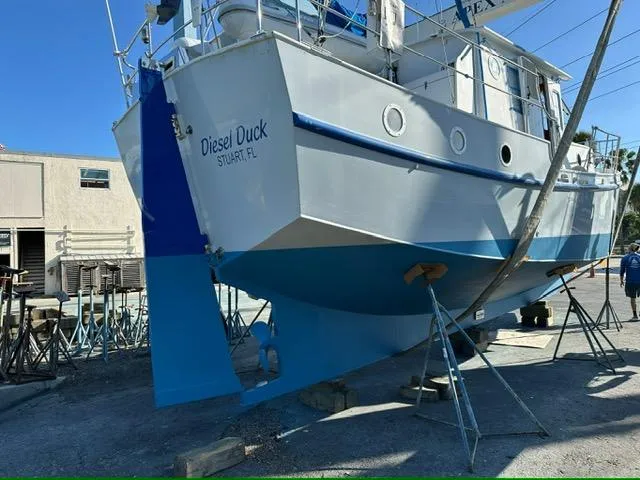 Diesel Duck Yacht Photos Pics 