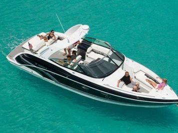 Formula 330 Crossover Bowrider