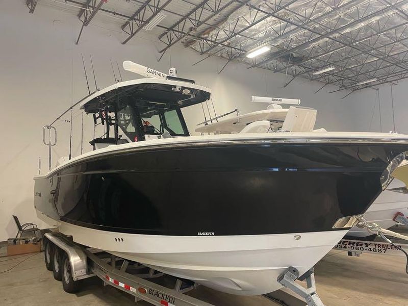 2022 Blackfin 302 Center Console