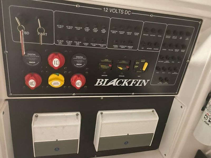 2022 Blackfin 302 Center Console