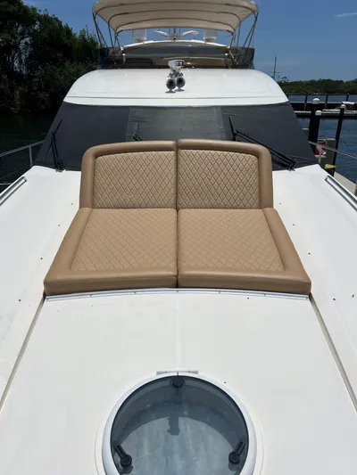 Trade Yacht Photos Pics Princess 67 No Name - Bow