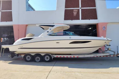 Sea Ray SLX 350