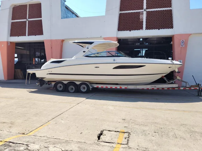 2018 Sea Ray 350 Slx @ Acapulco Yacht Photos Pics 
