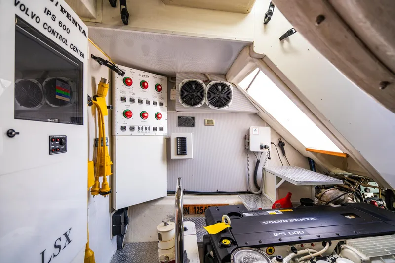 Committed Yacht Photos Pics 