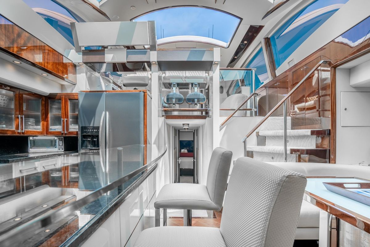 2008 Lazzara 75 