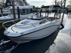 2022 Quicksilver Activ 555 Cabin