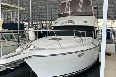 Carver 33 Aft Cabin
