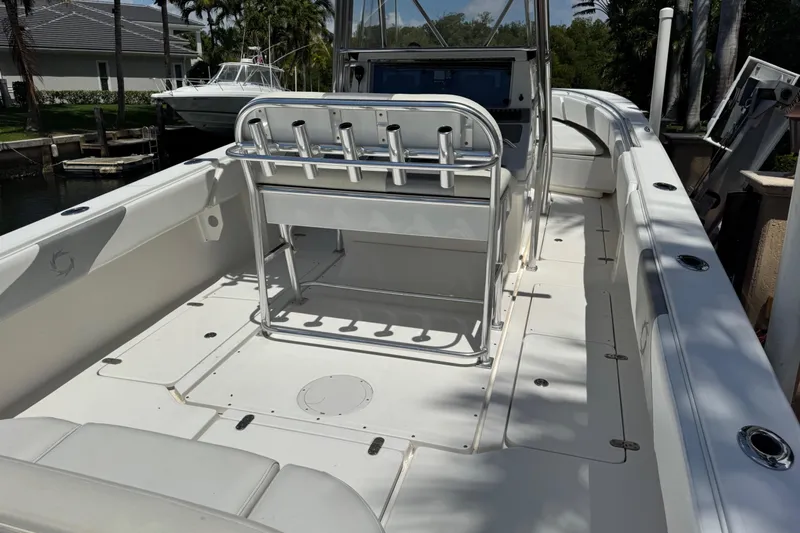  Yacht Photos Pics 2008 Fountain 34 Center Console boat with spacious deck and rod holders.