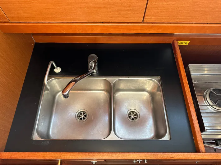 Ola Yacht Photos Pics 