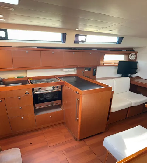Ola Yacht Photos Pics 