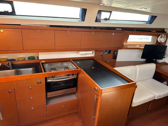 Ola Yacht Photos Pics 