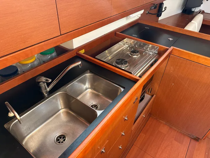 Ola Yacht Photos Pics 