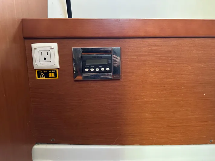 Ola Yacht Photos Pics 