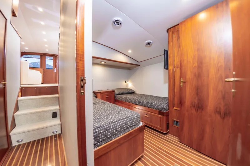 Safari Yacht Photos Pics 