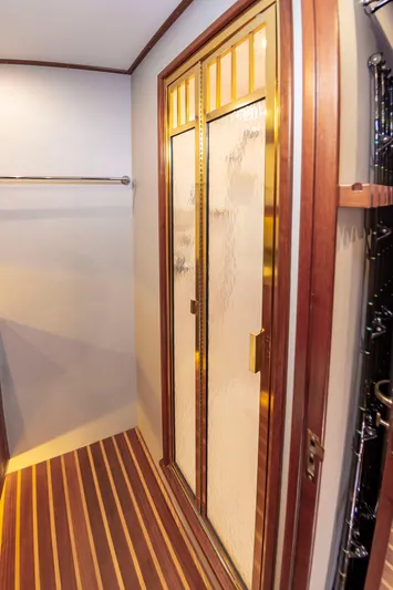 Safari Yacht Photos Pics 