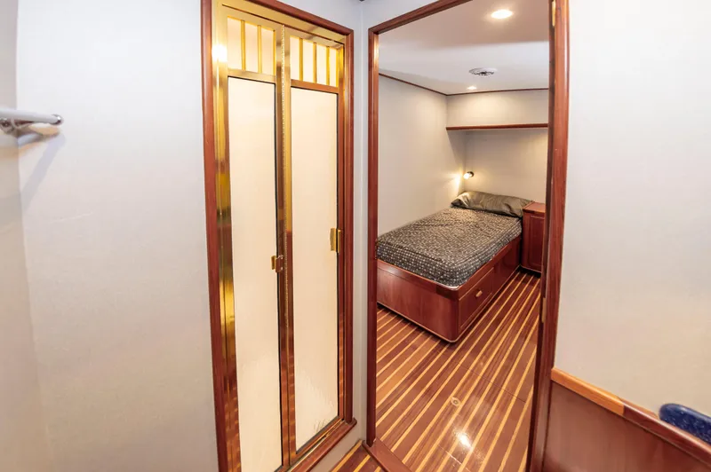 Safari Yacht Photos Pics 