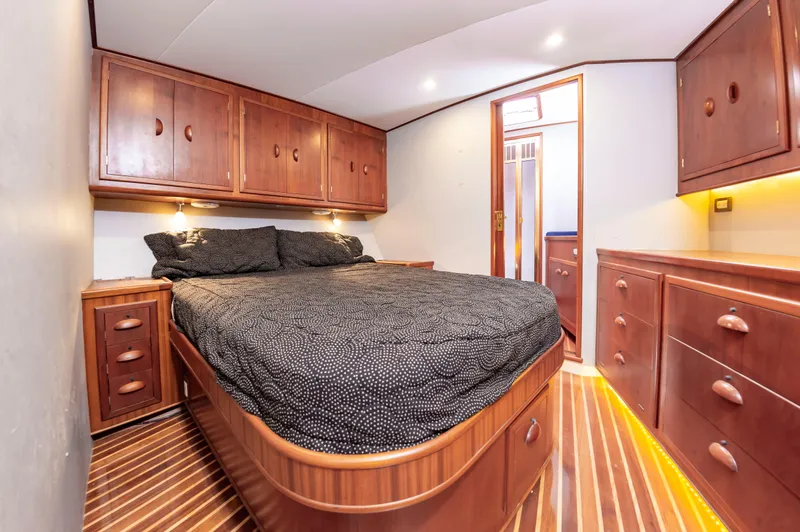 Safari Yacht Photos Pics 