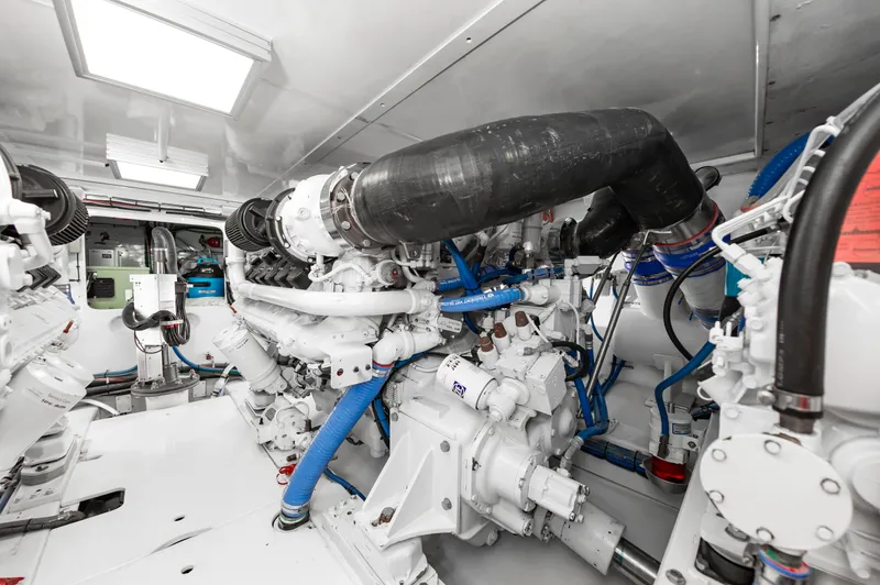 Safari Yacht Photos Pics 