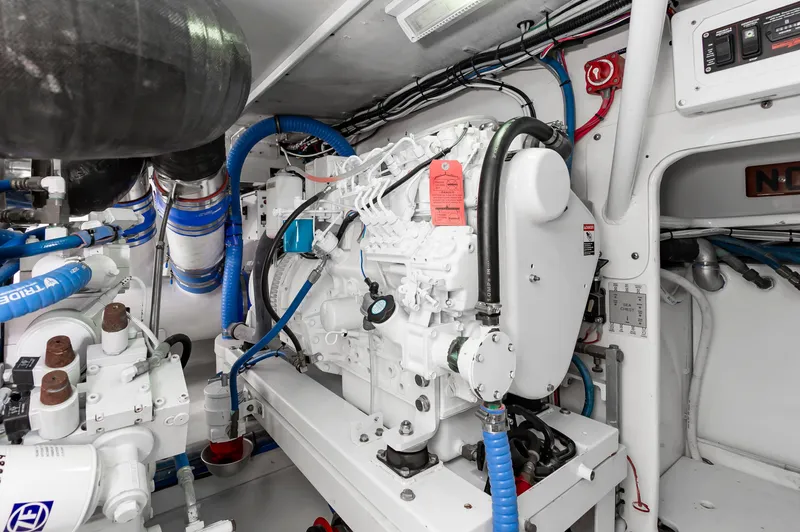 Safari Yacht Photos Pics 