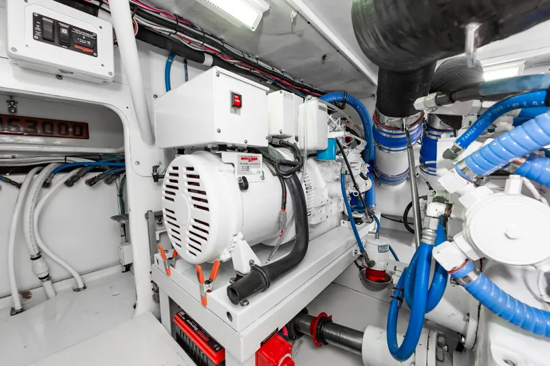 Safari Yacht Photos Pics 