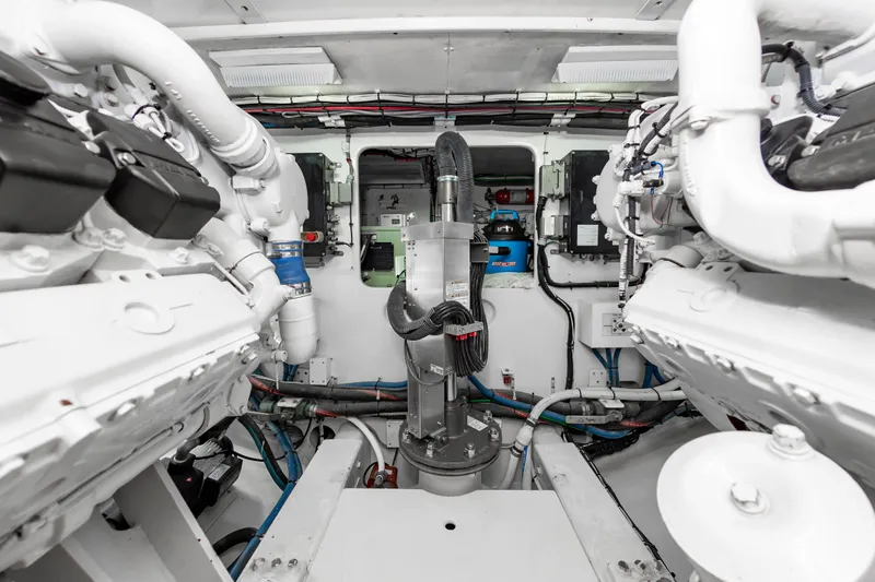 Safari Yacht Photos Pics 