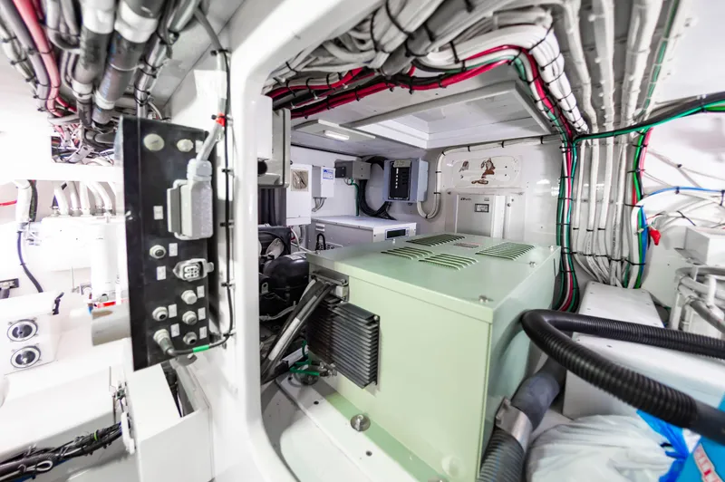 Safari Yacht Photos Pics 