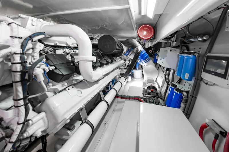 Safari Yacht Photos Pics 