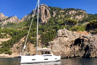 2018 Dufour 390 Grand Large