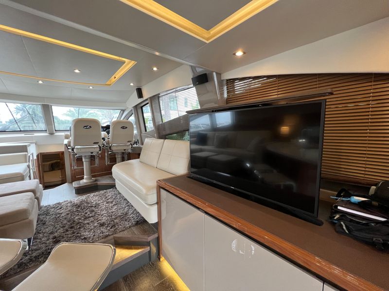 2019 Sea Ray L550