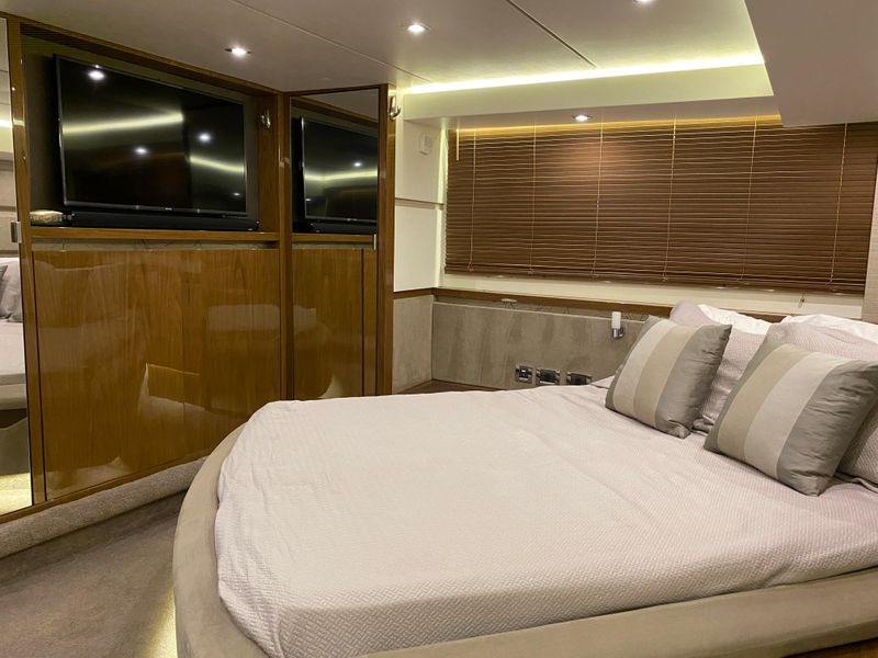2019 Sea Ray L550
